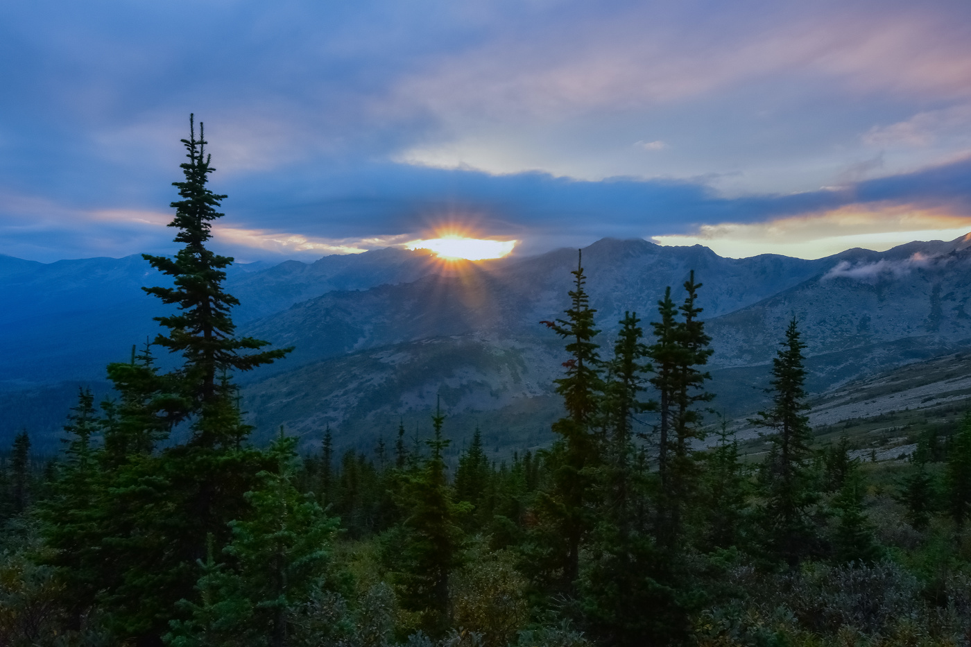 Закат в горах Кузнецкого Алатау