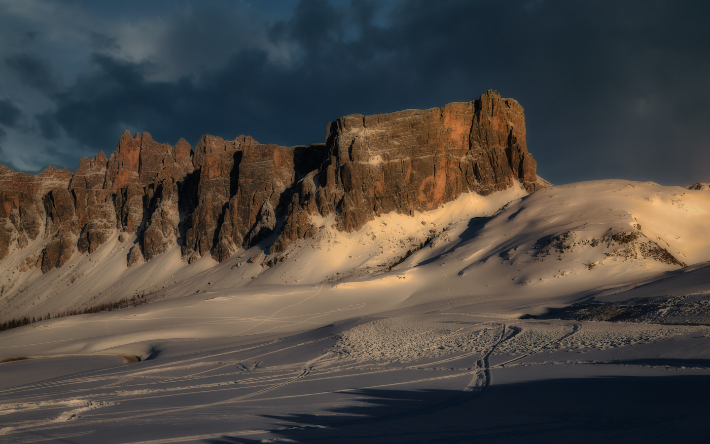 в свете уходящего солнца...
