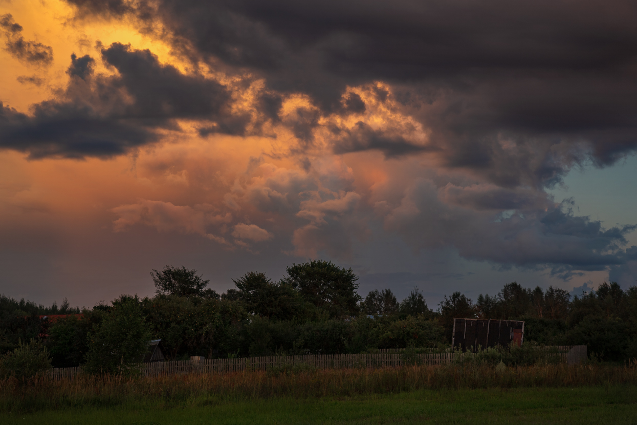 Поздний вечер.