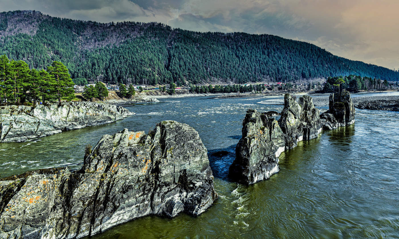 Скалы Зубы Дракона, Чемал, Горный Алтай.