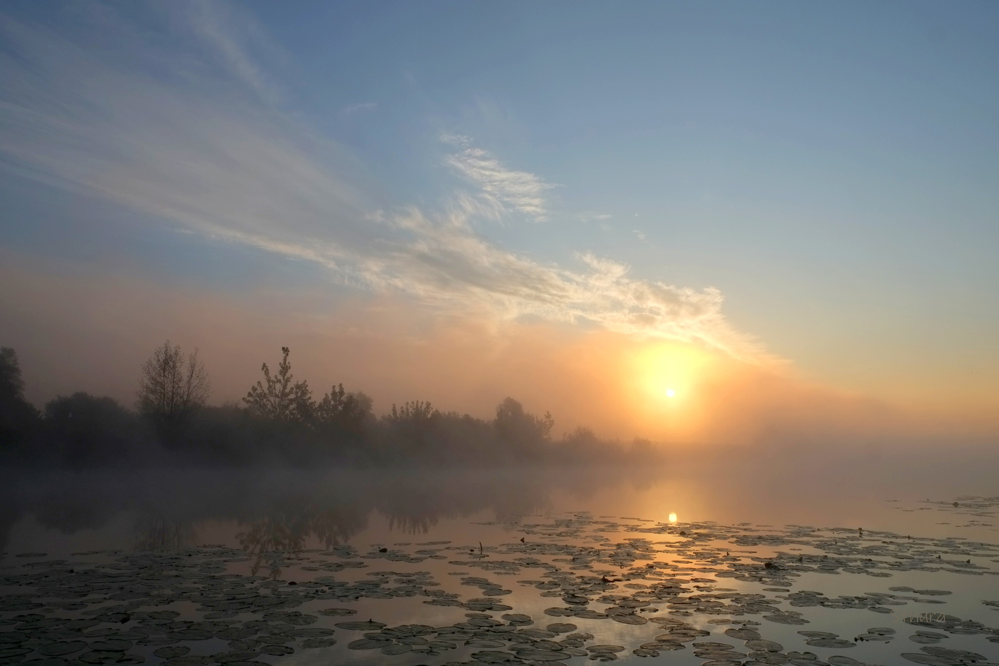 Утренний туман и облака.