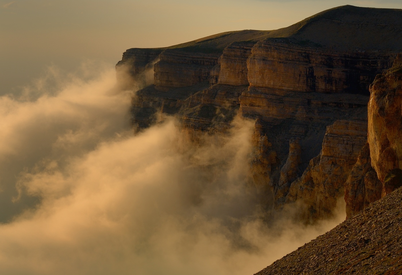 Вечер в горах Кавказа