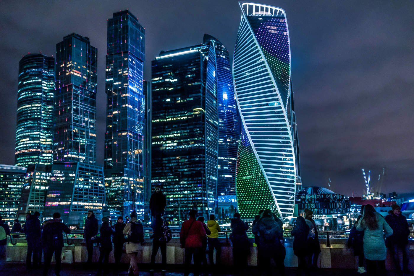 Посмотреть на Москву.