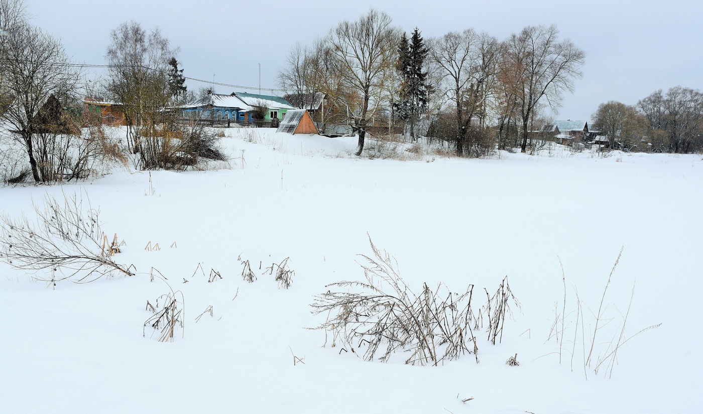 "Зима в деревне выглядит иначе, совсем не так, как в городе..."