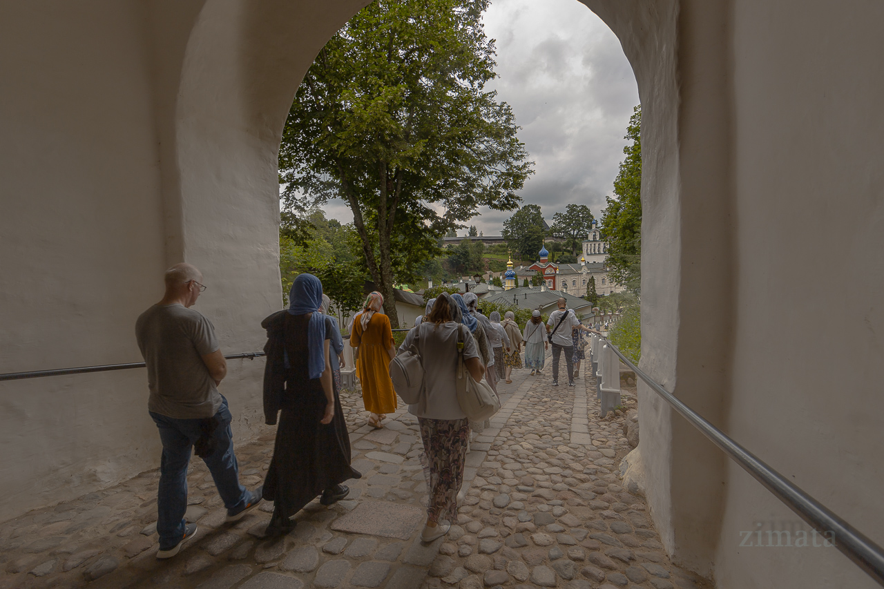 В монастыре