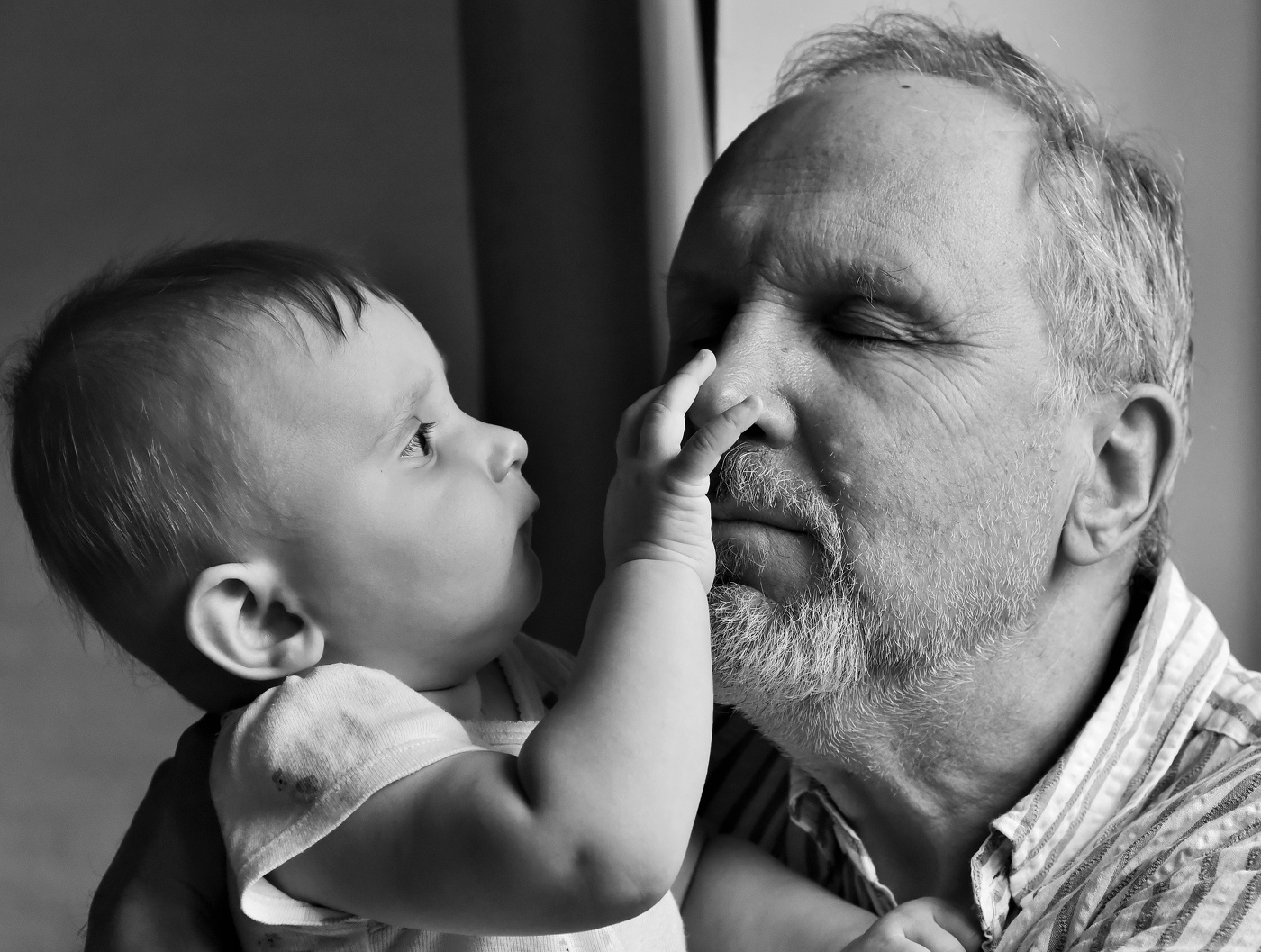 "Какое счастье дедом быть ..."