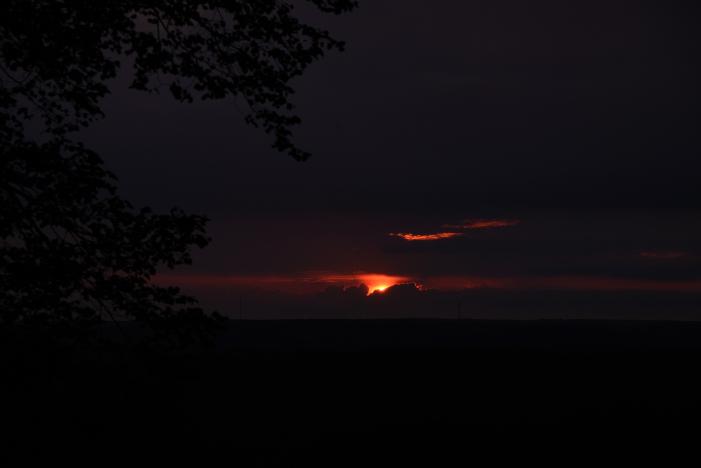 "Есть только миг между прошлым и будущим ..."