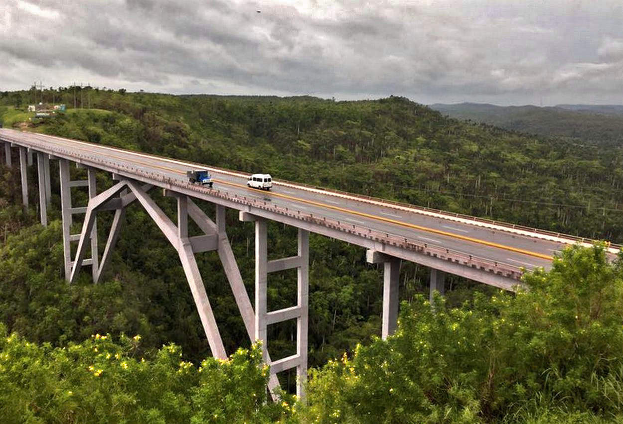 Мост сверху