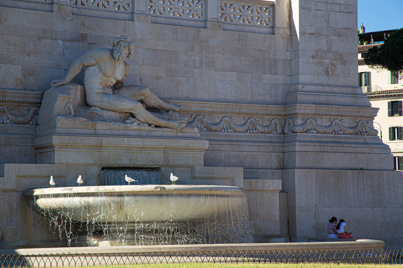 Рим. У фонтана.