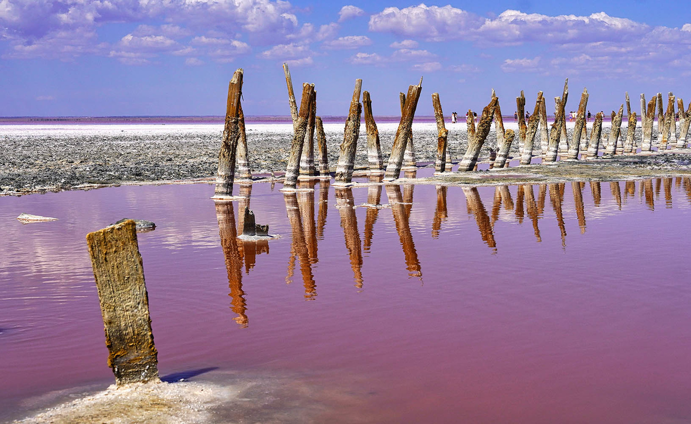 "Розовое" озеро