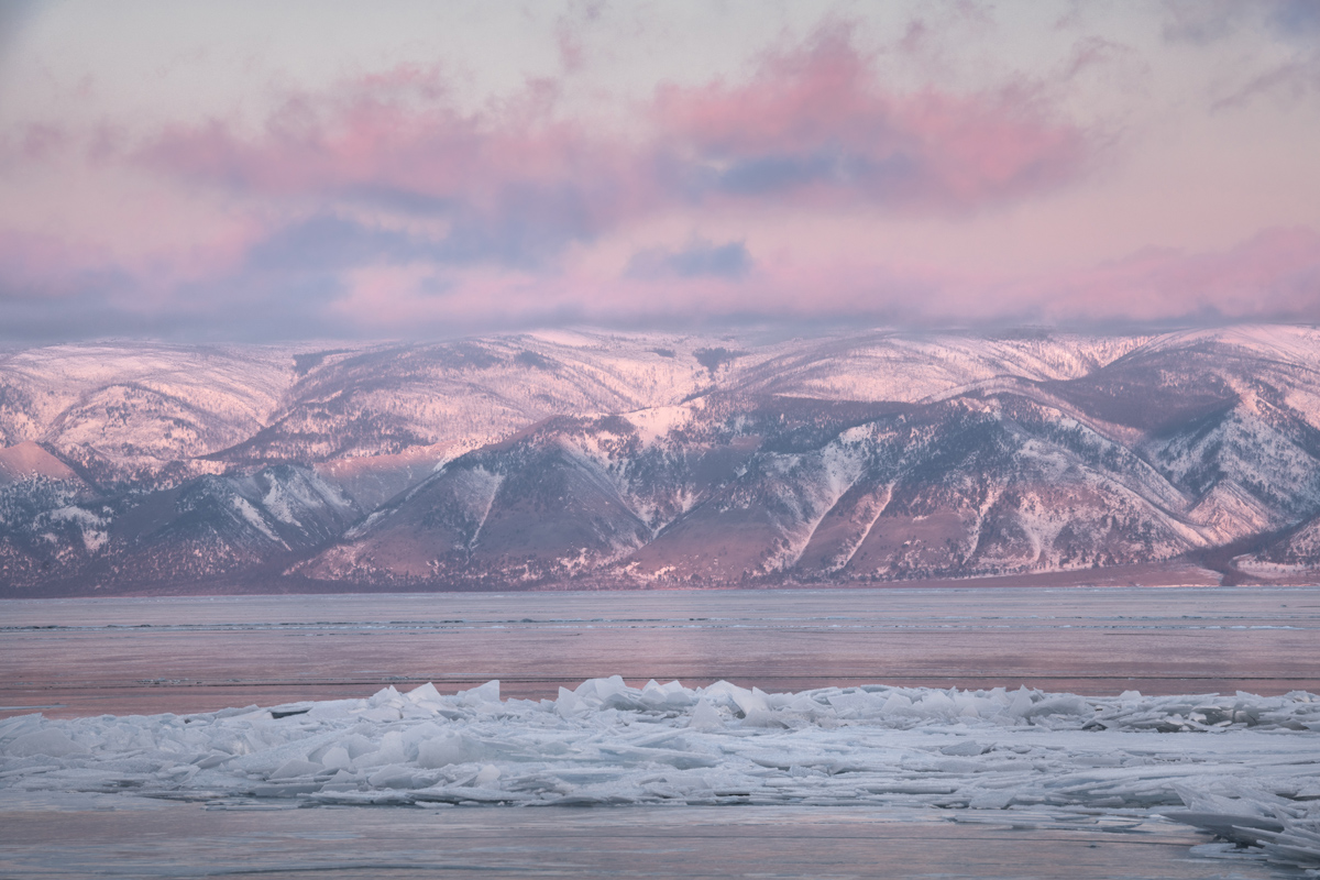 "Лед и горы"
