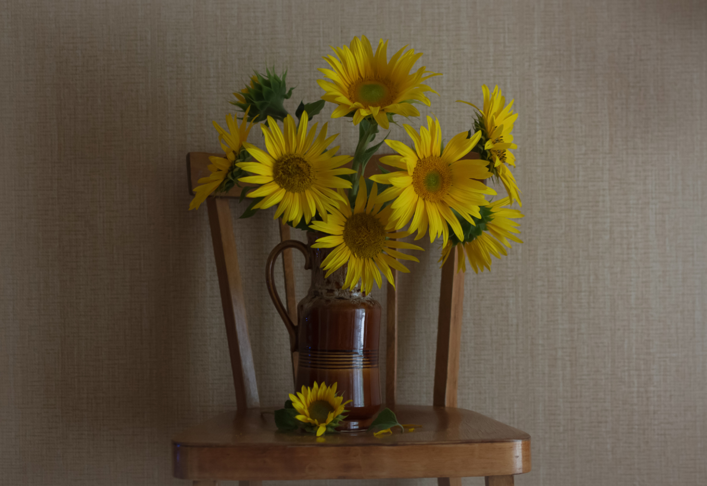 Нам дарит август лета натюрморт...