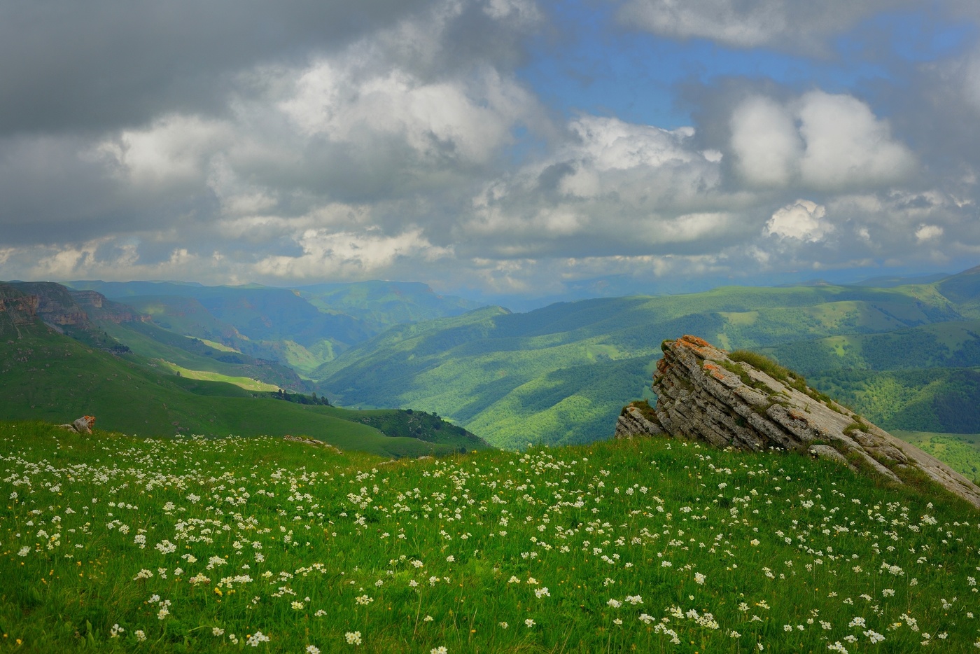 Лето в горах Кавказа