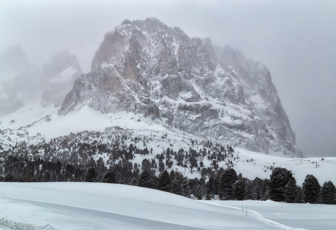 когда в горах идет снег