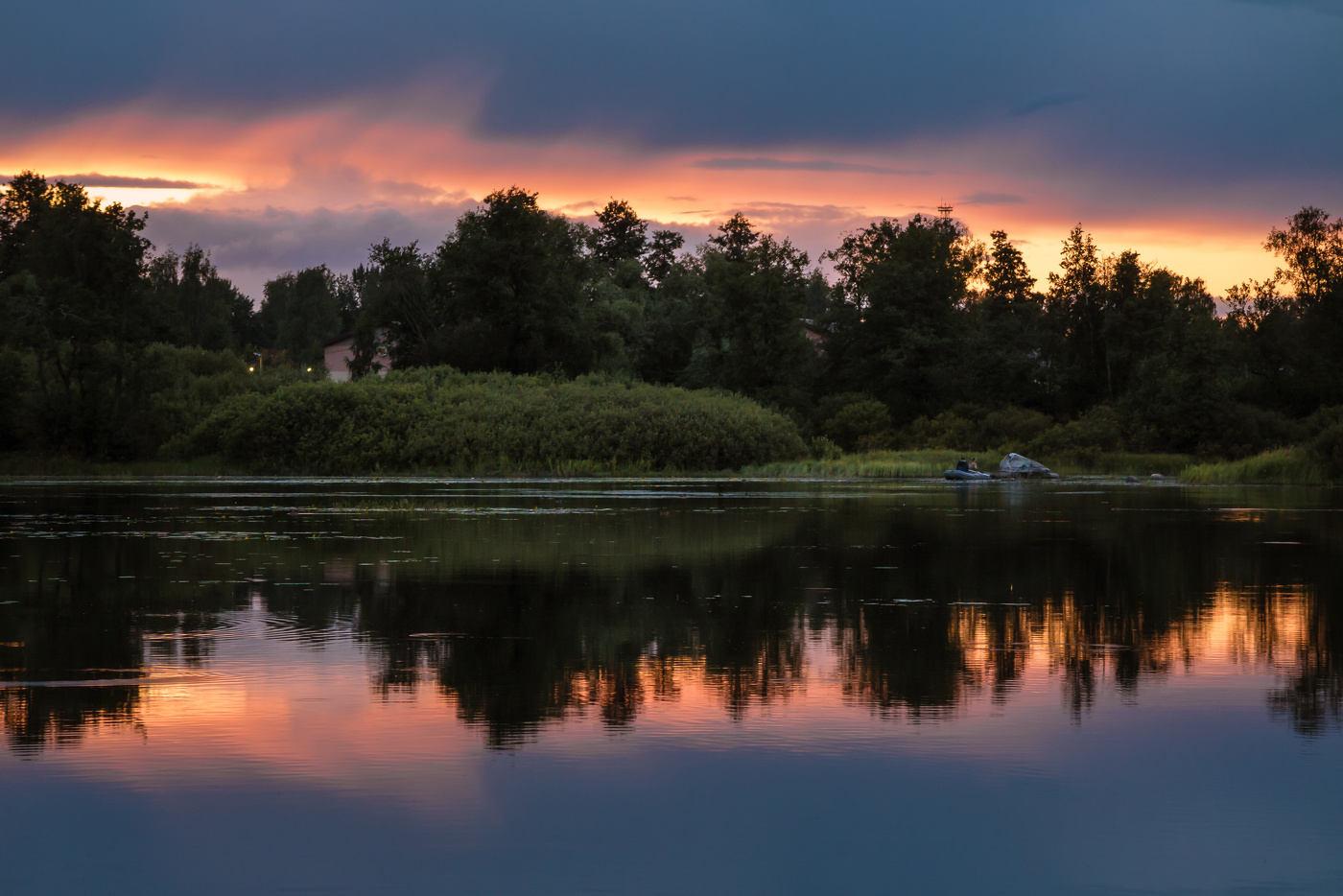 Симметрия вечернего заката.