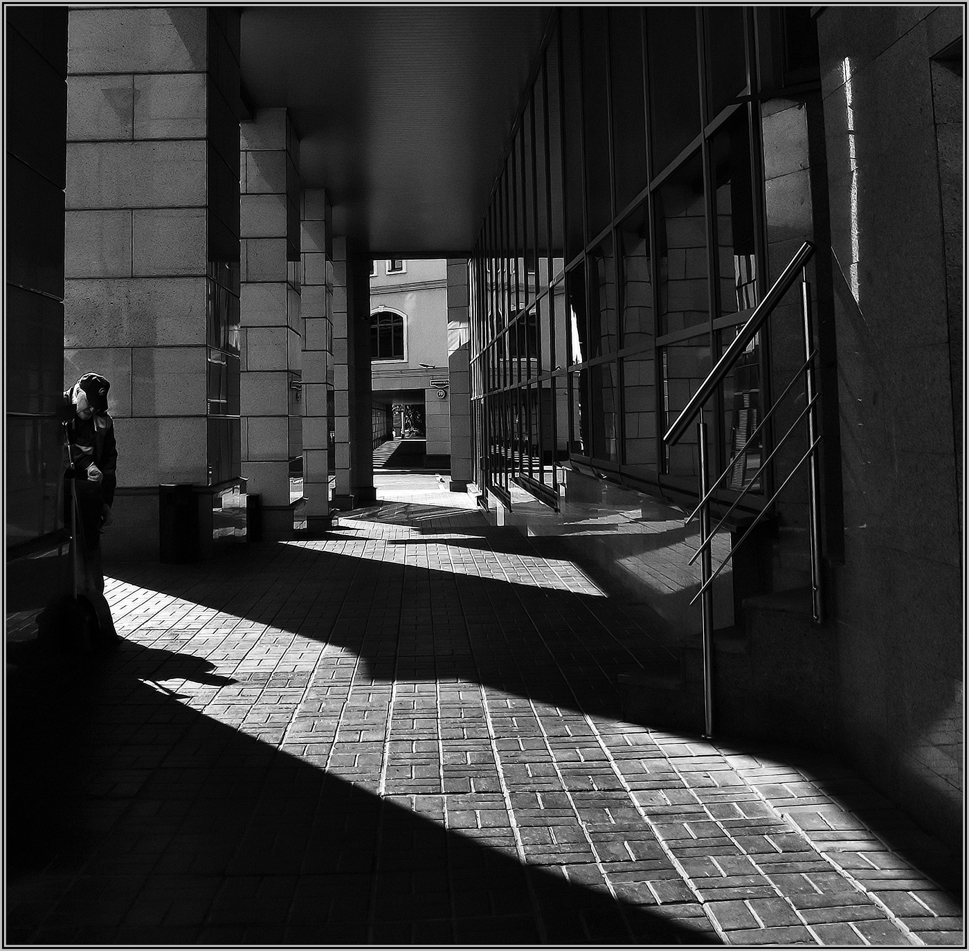 ..... Спрятался ....