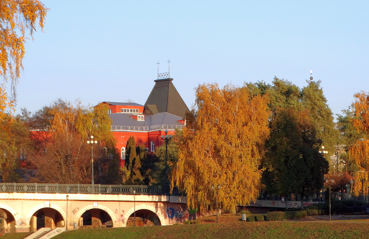 Осеннее разноцветье города
