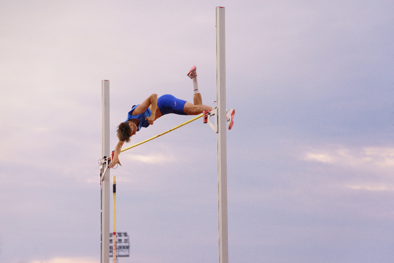 Между землей и Дуплантисом