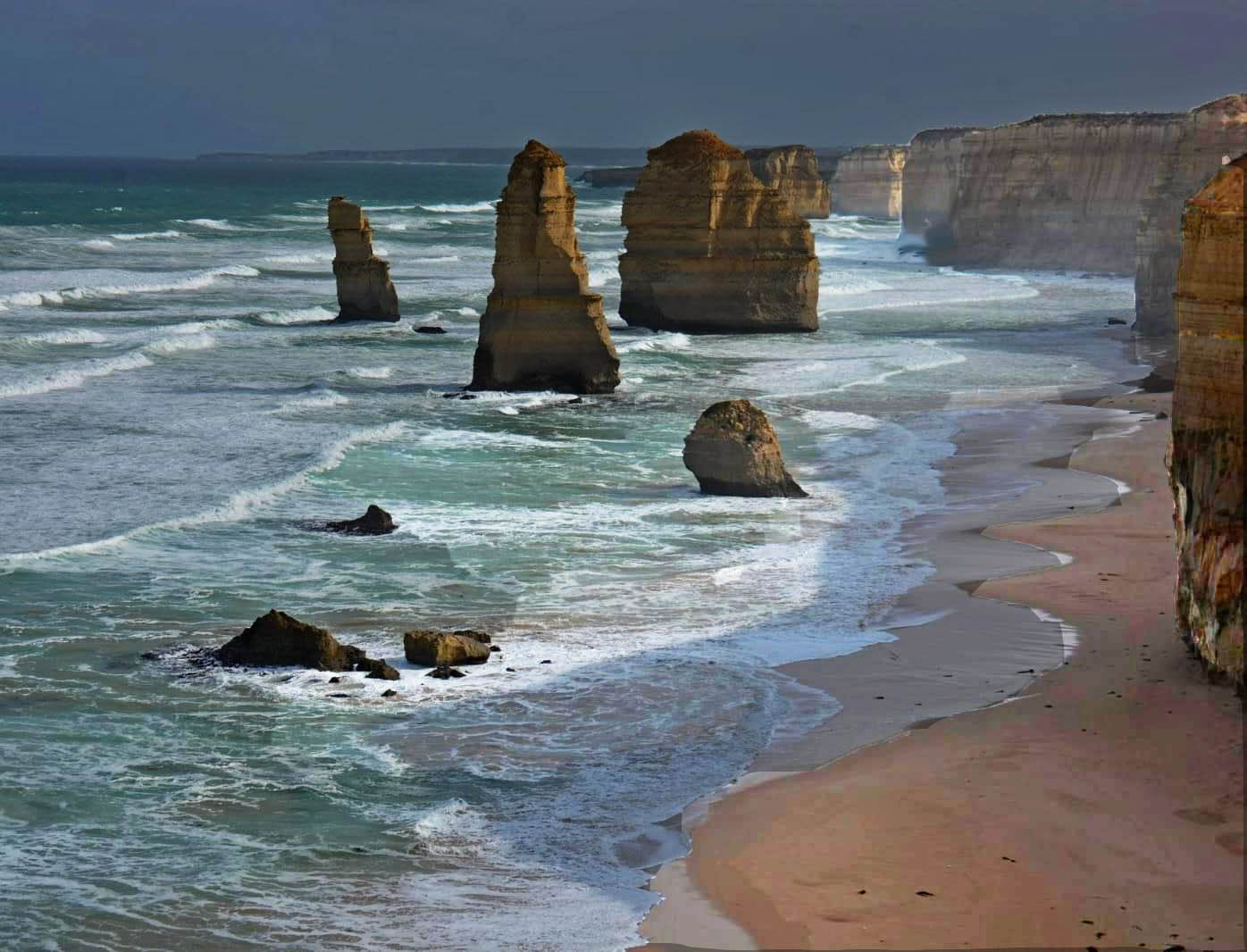 скалистый пляж