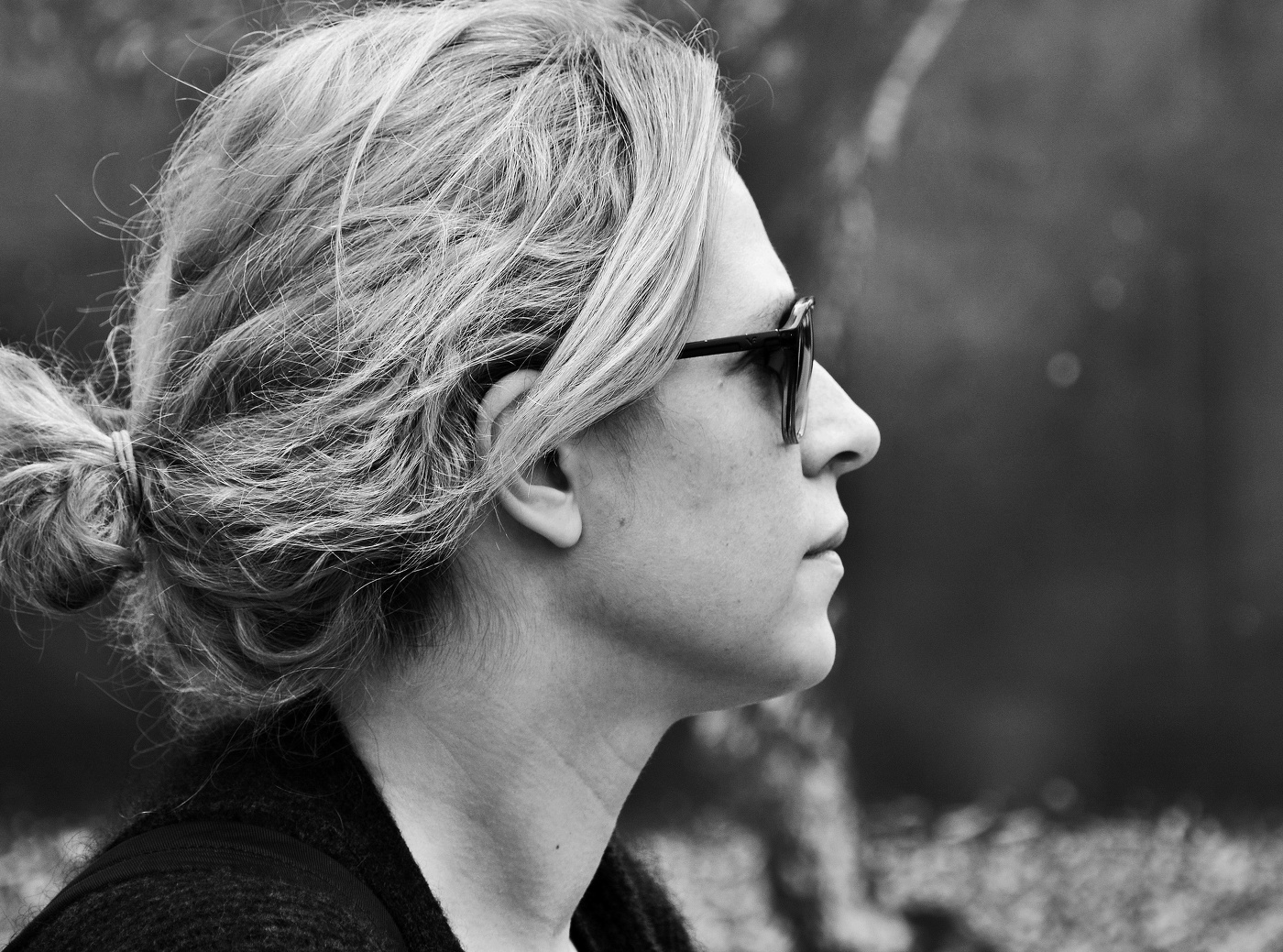 "Кто она на самом деле, - ангел, грешница, актриса?.."