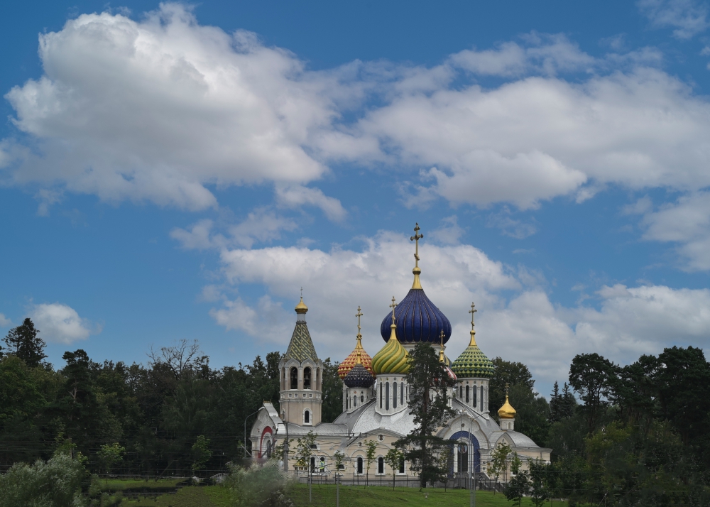 Храм святого благоверного князя Игоря Черниговского.