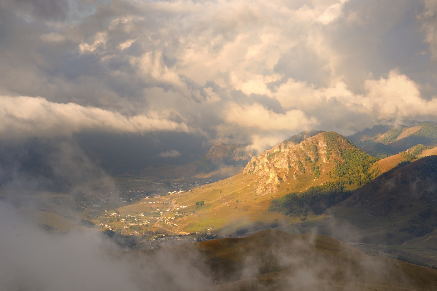 Утро в горах Кавказа