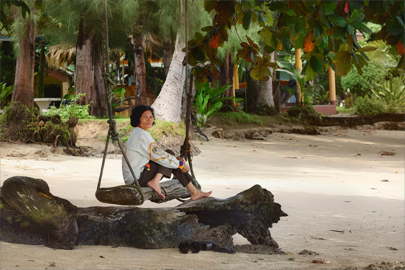 На качелях...