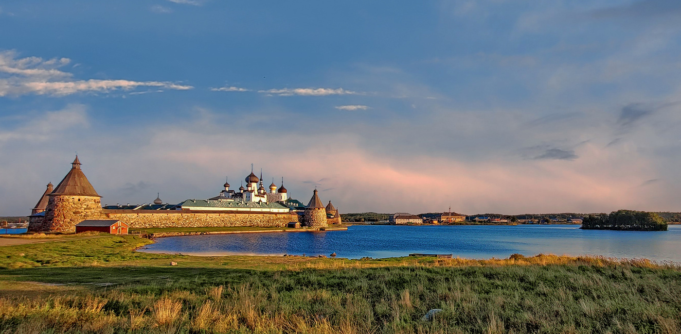 Спасо-Преображенский Соловецкий мужской монастырь .