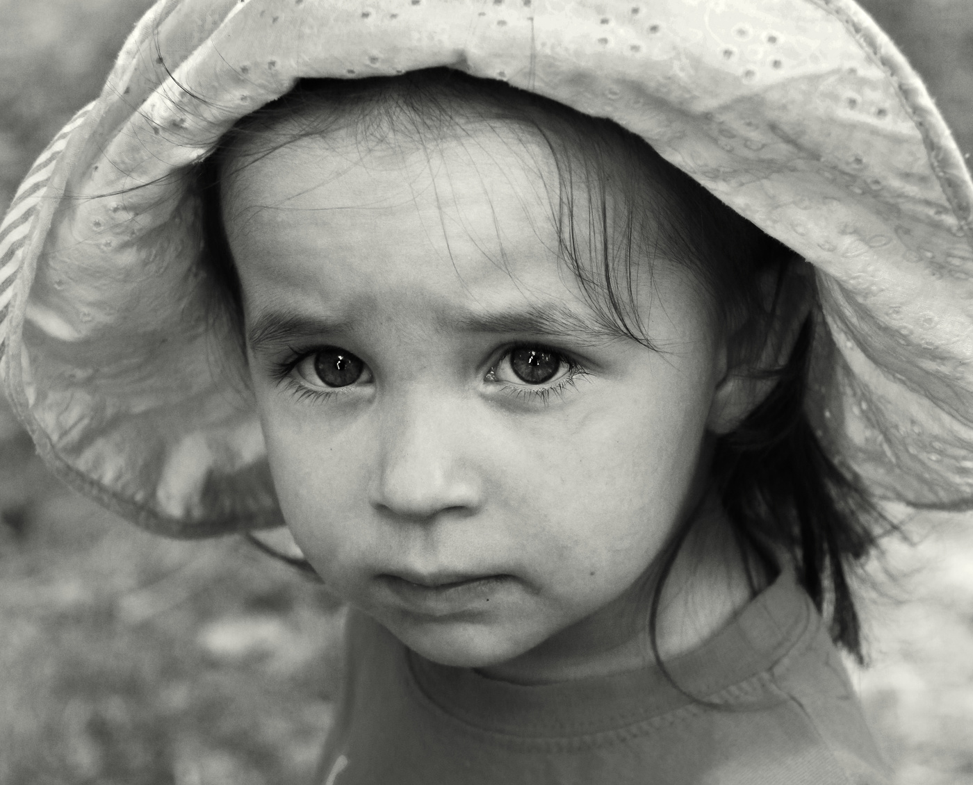 Серьезная девушка