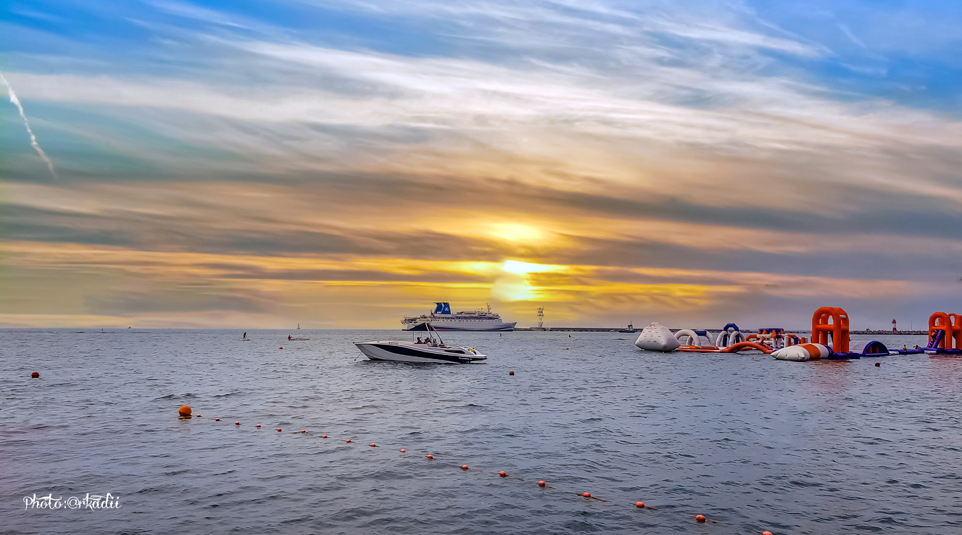 «До скорой встречи, господа!».