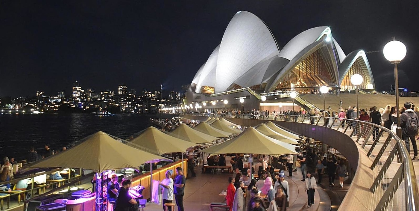 сочетание торговли и искусства