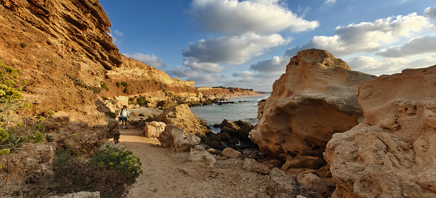 В каменных объятиях