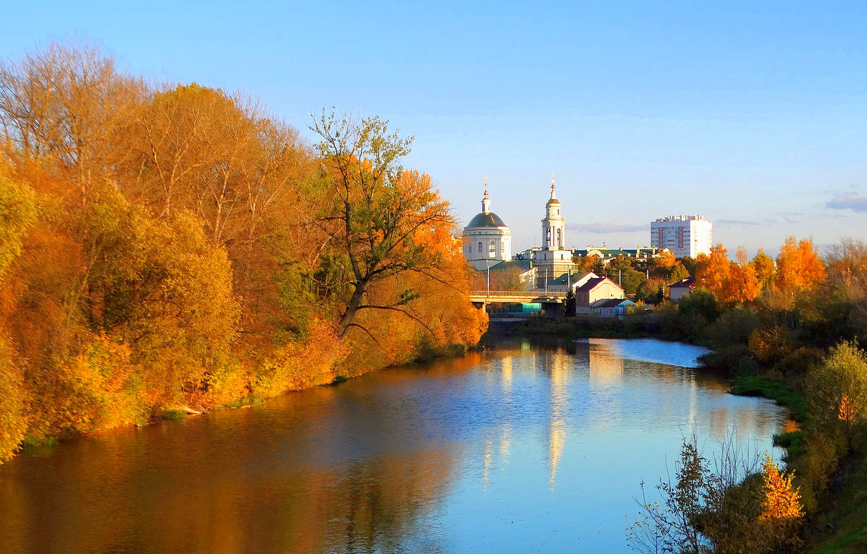 Красочная осень в городе