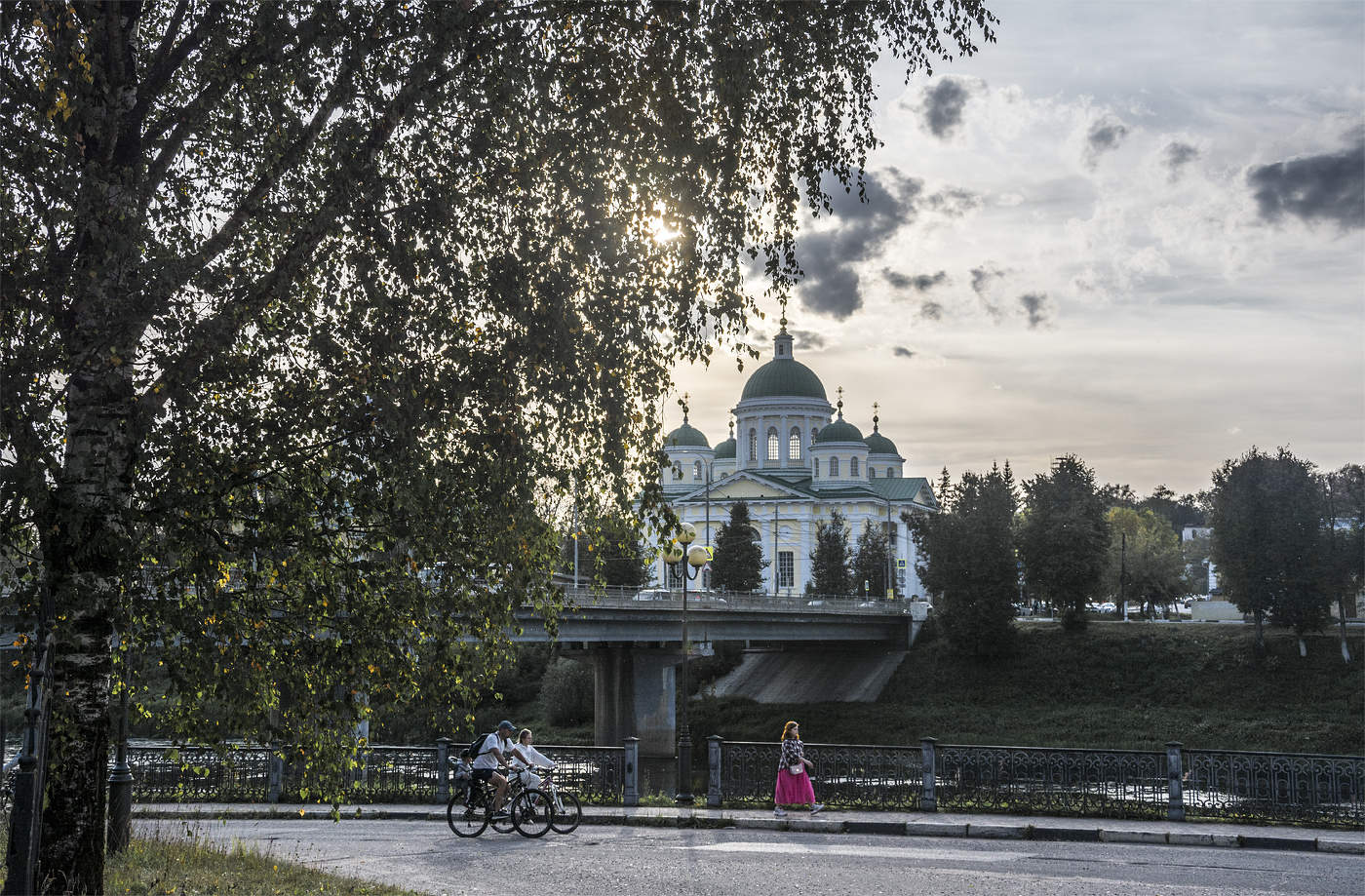 Вечерний променад
