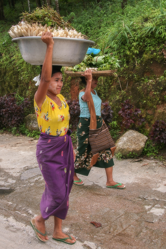 Бодрой походкой