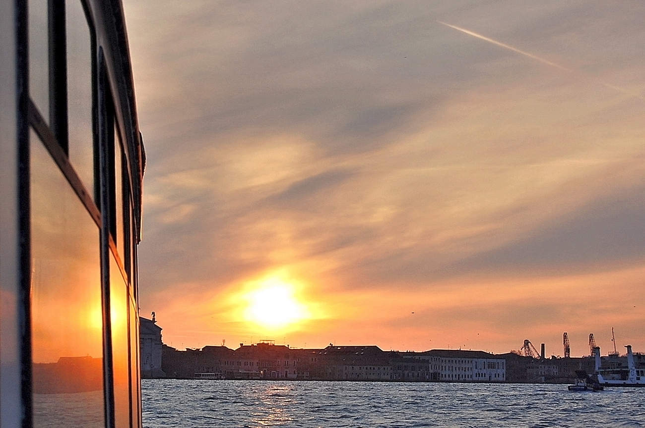 Вечерняя Венеция с борта катера