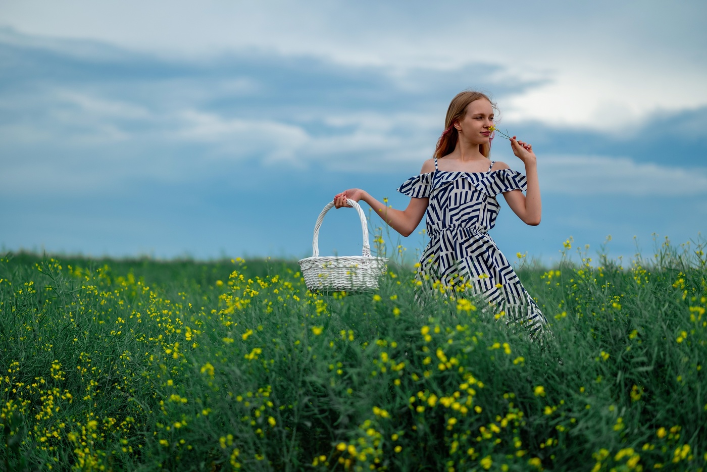 Полина в поле