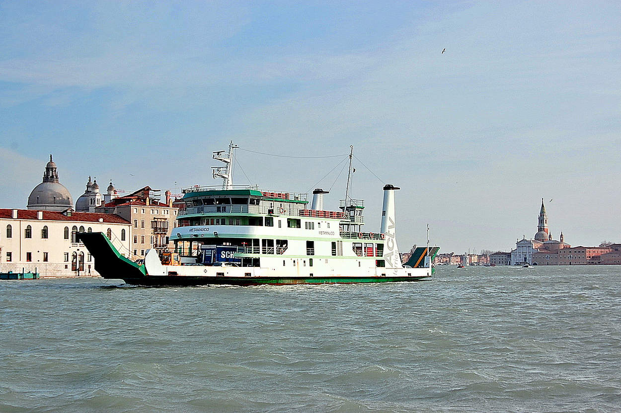 Вдоль берега Венеции