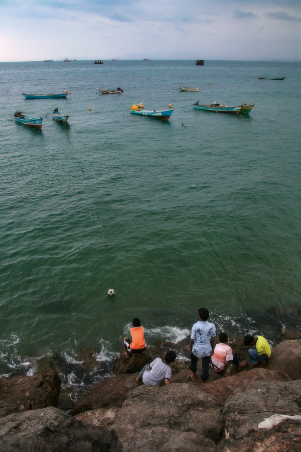 "...не утонет в речке мяч"