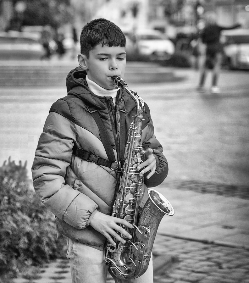 Соло на саксофоне