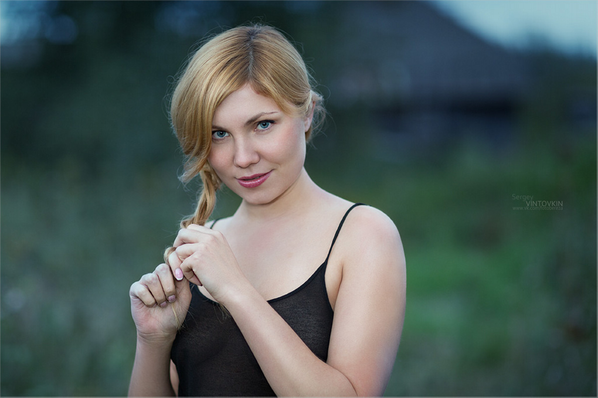 Сельская девушка