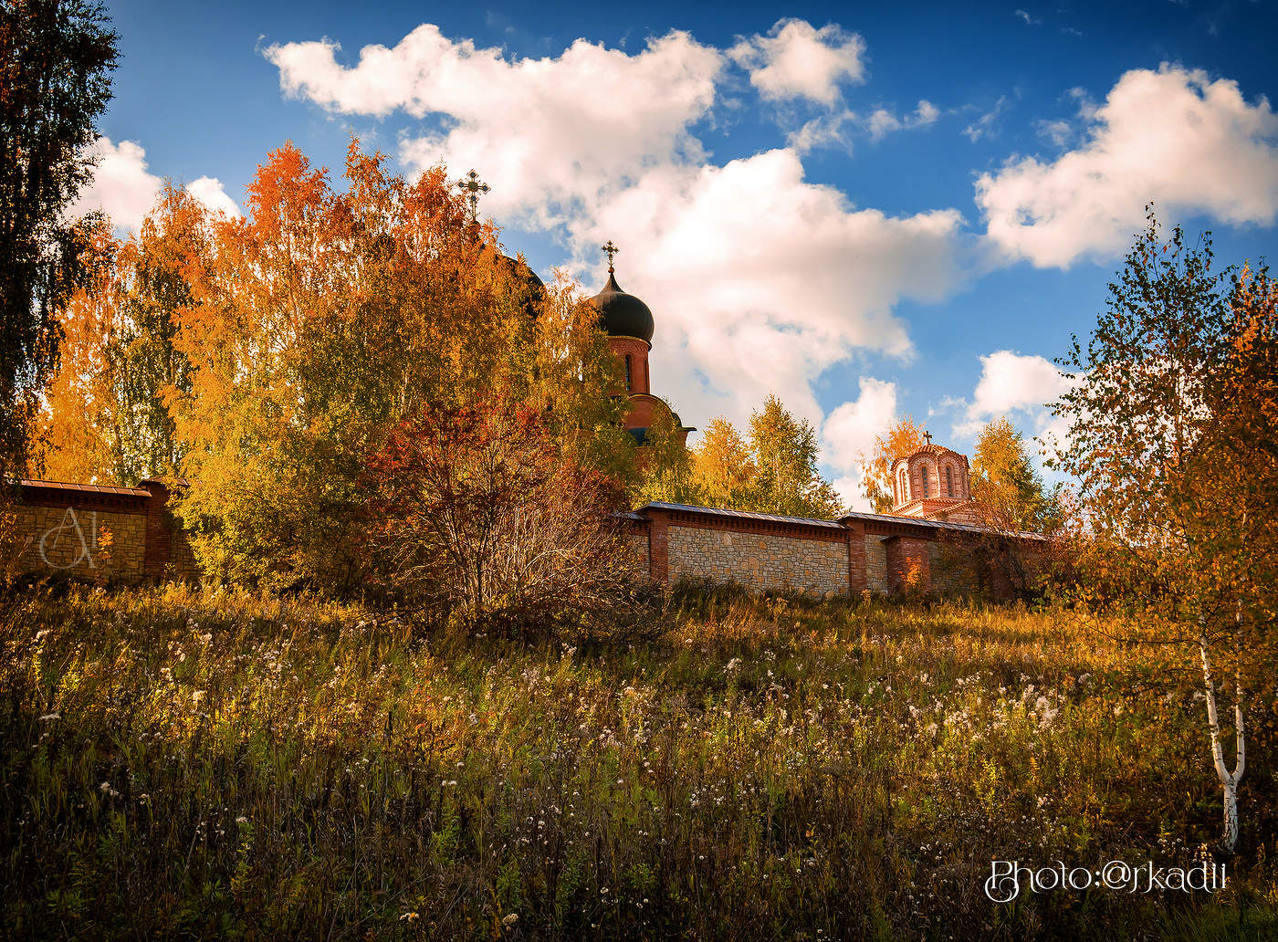"Скоро осень, господа" (серия)