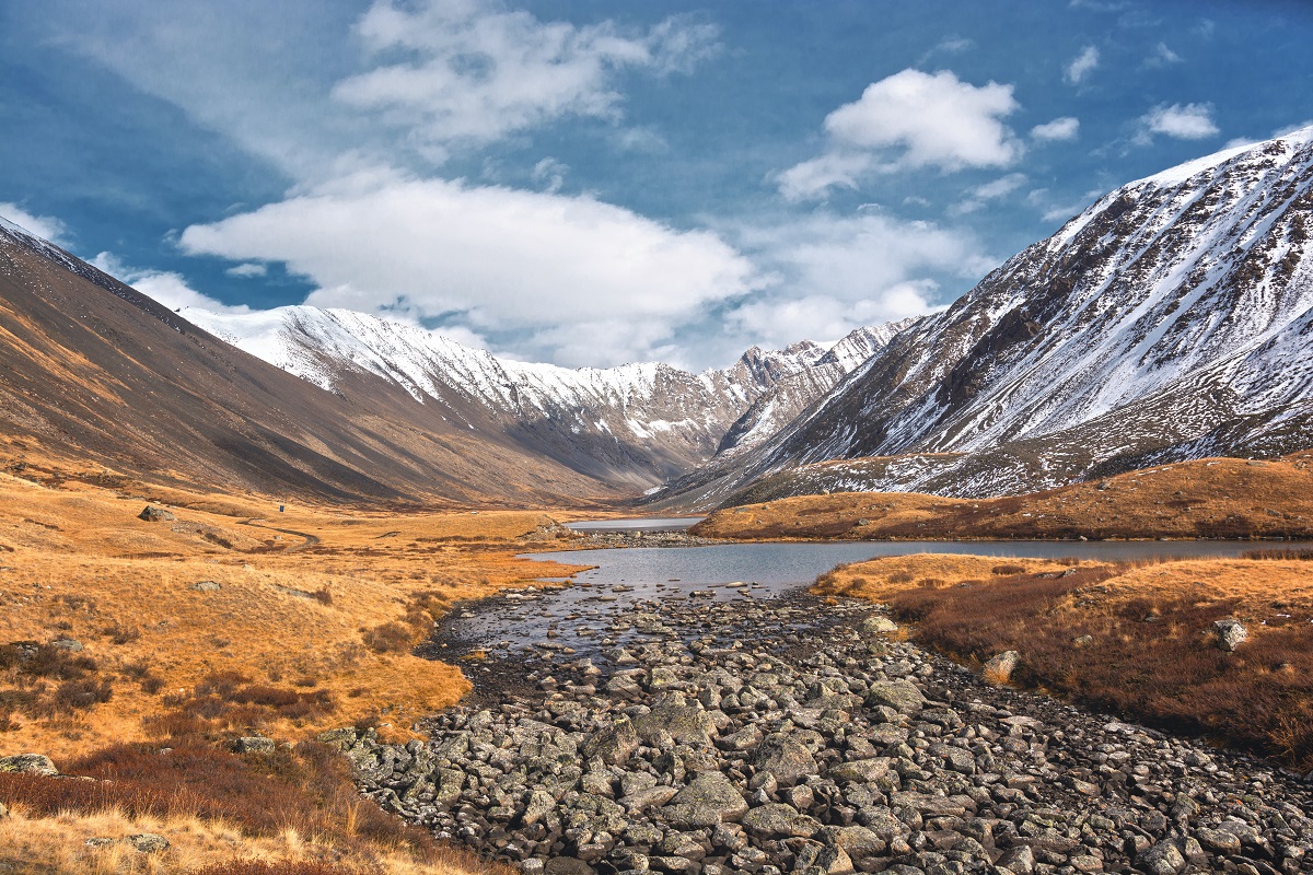 В объятьях гор