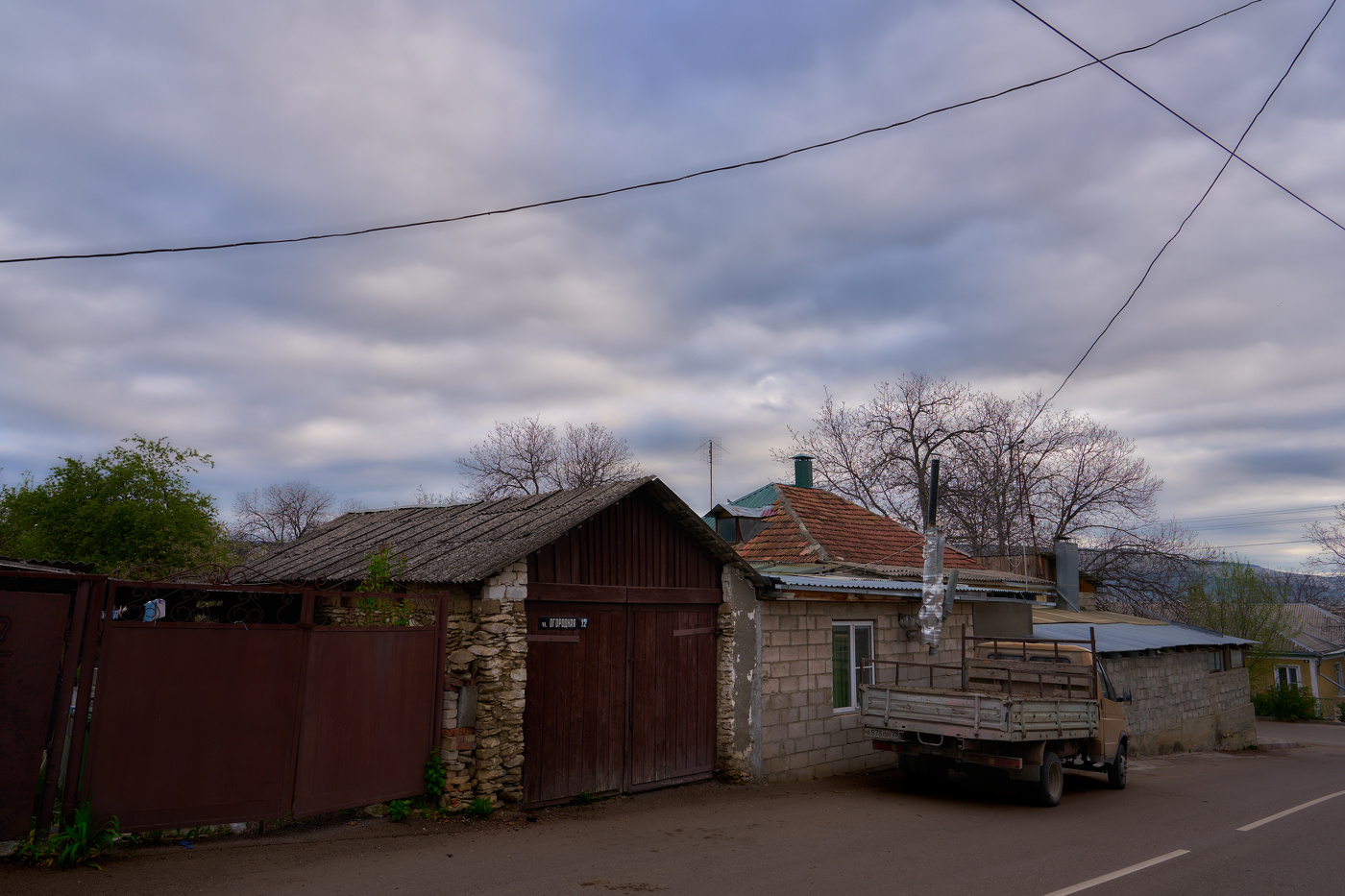 здесь живет и работает водитель Газели