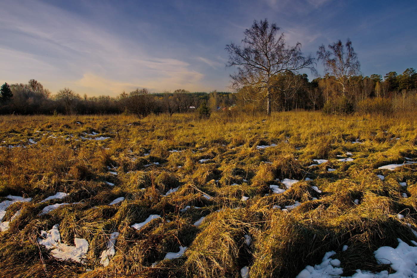 *Вечереет.**