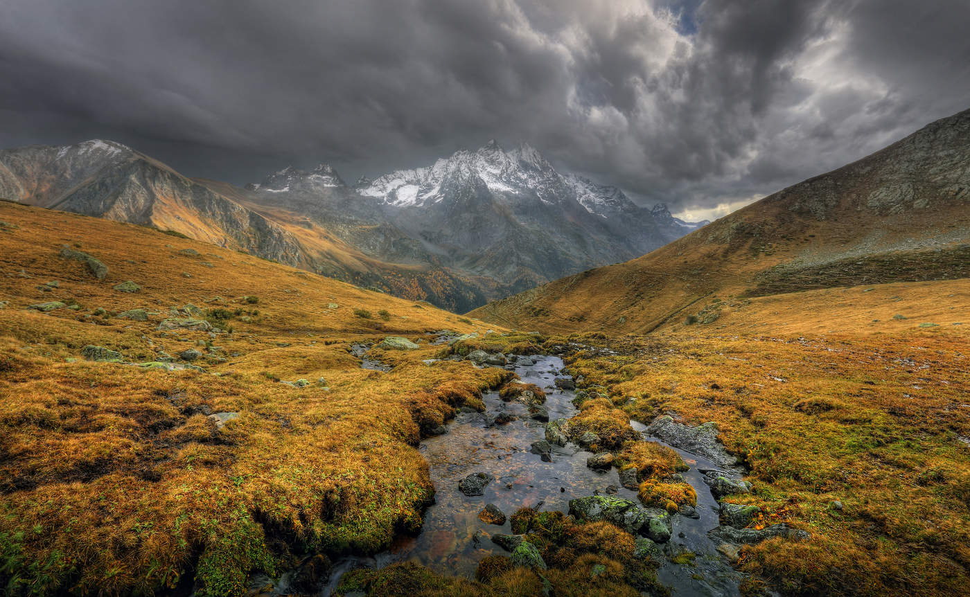 Седые вершины..