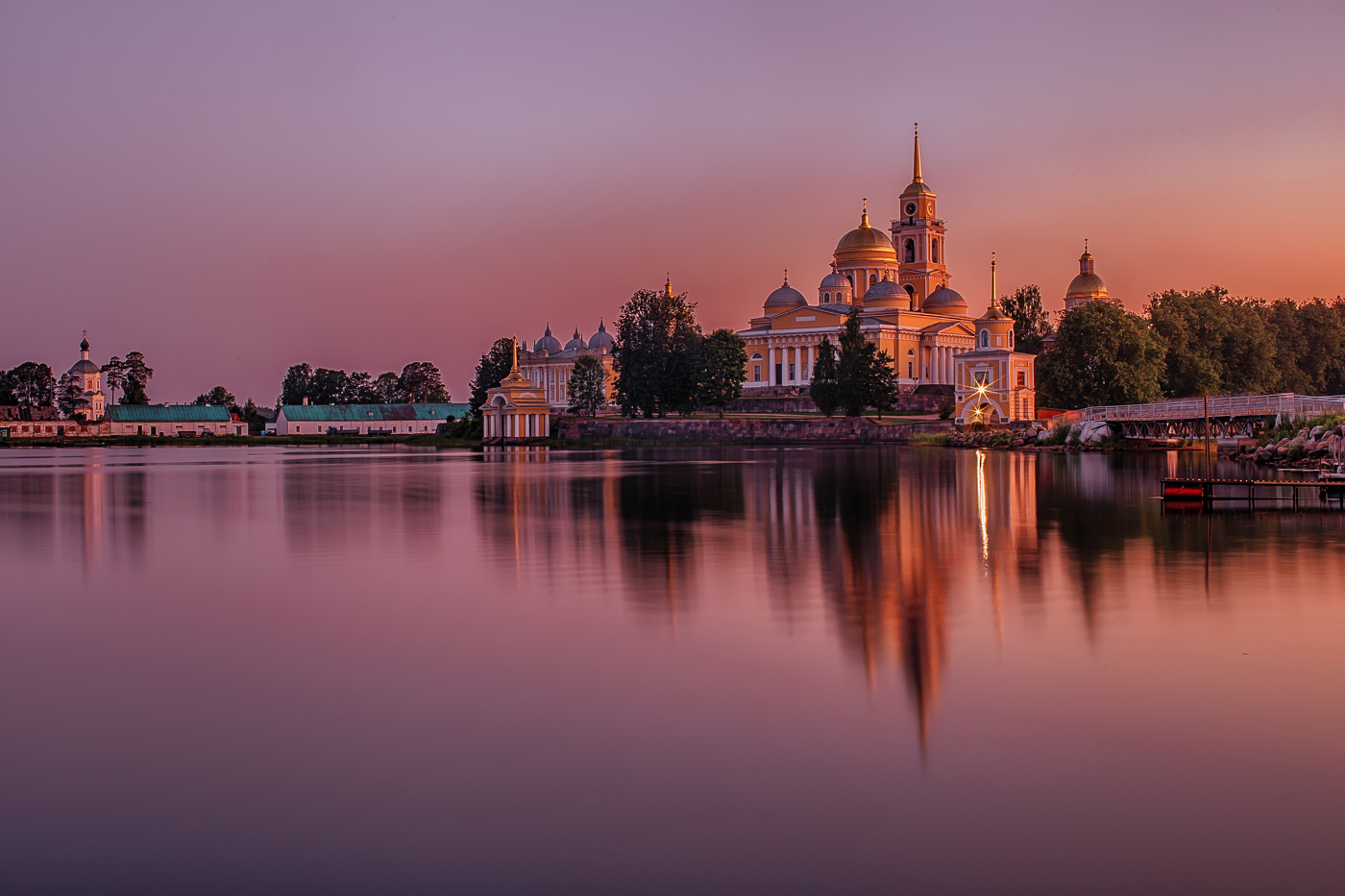 ... теплый, летний вечер в Нило-Столобенской пустыни ...