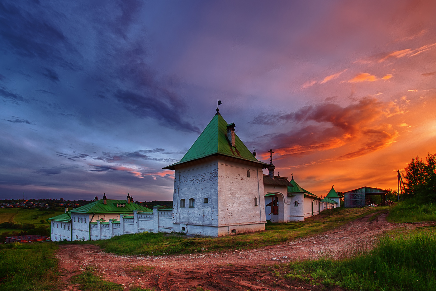 ... вечер в Богородице-Рождественском Анастасовом монастыре ...