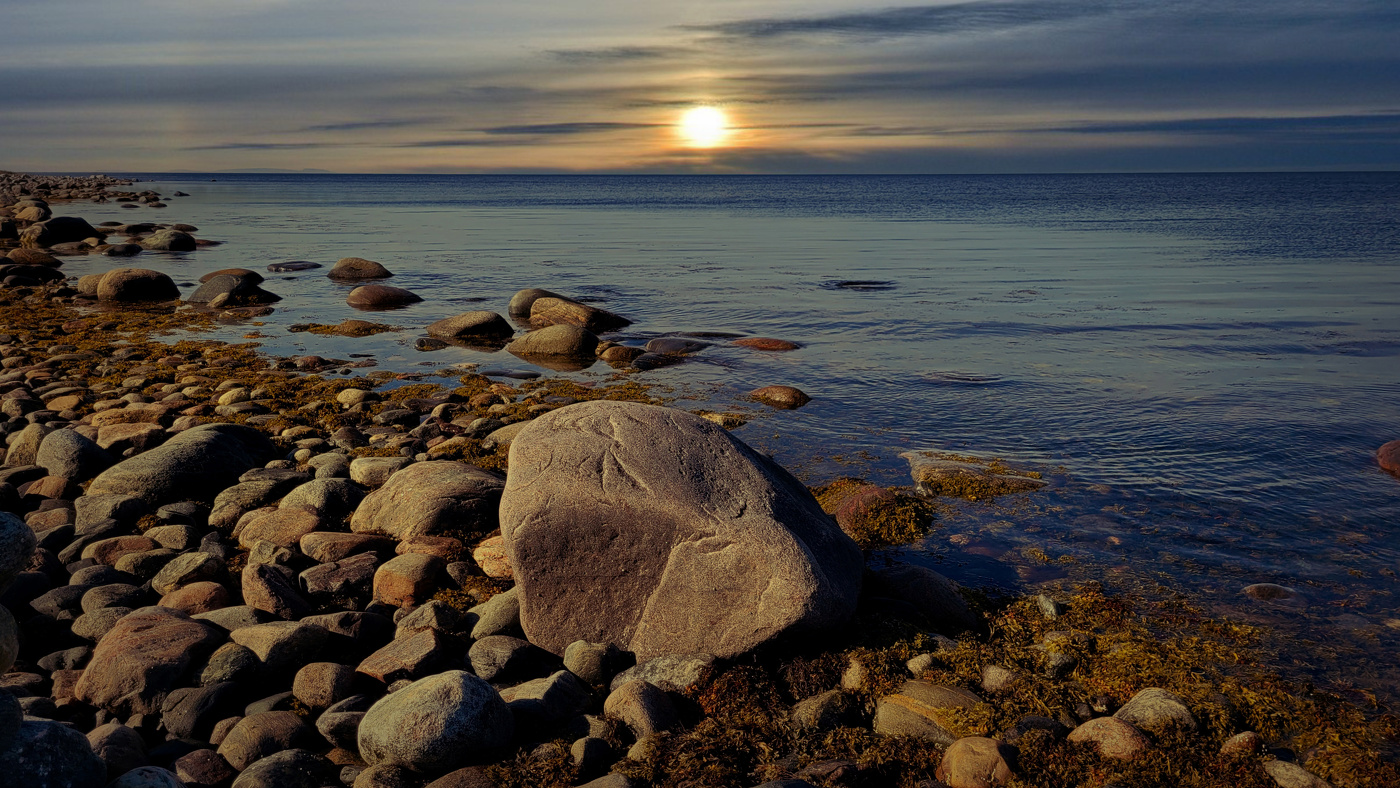 Над вечерней синевою...
