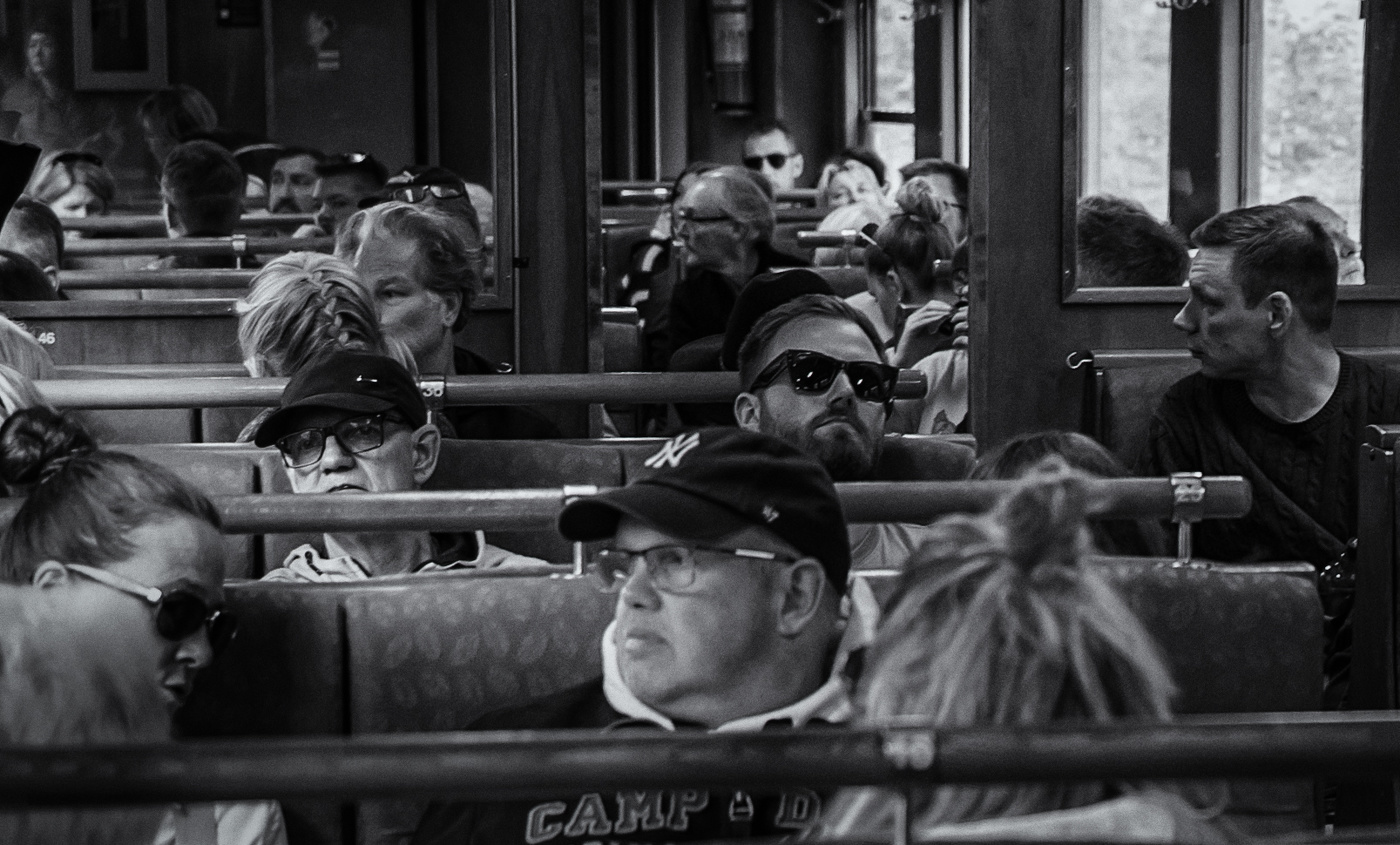 Девушка в красном